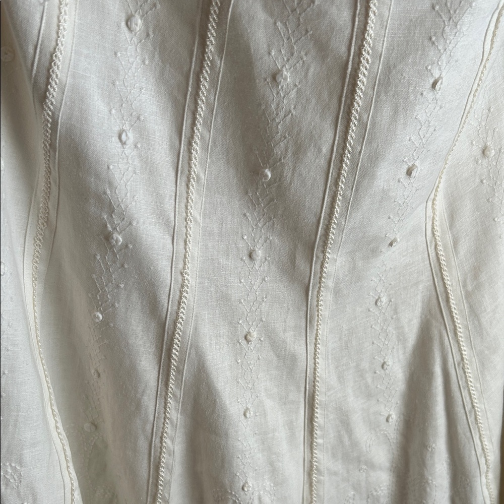ANTONIO MELANI Cream Skirt
#0023 - Picture 6 of 10